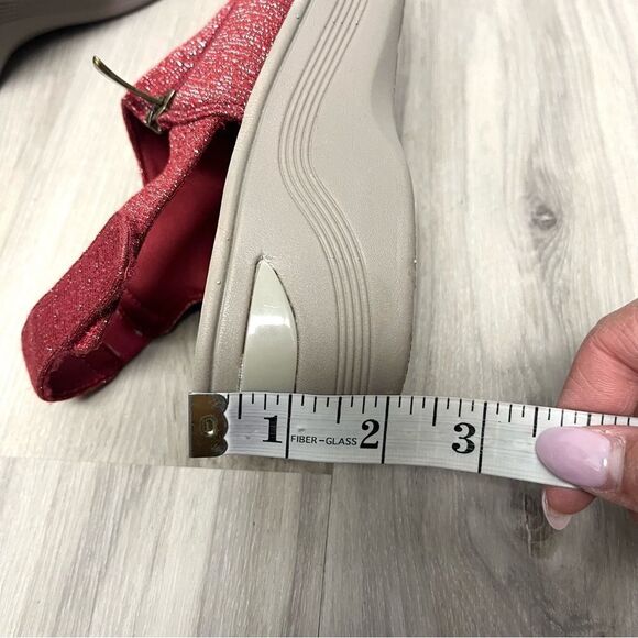 Bzees Sandals Women’s 10W Delicious Red and Tan Wedge Adjustable Strap - Picture 7 of 7